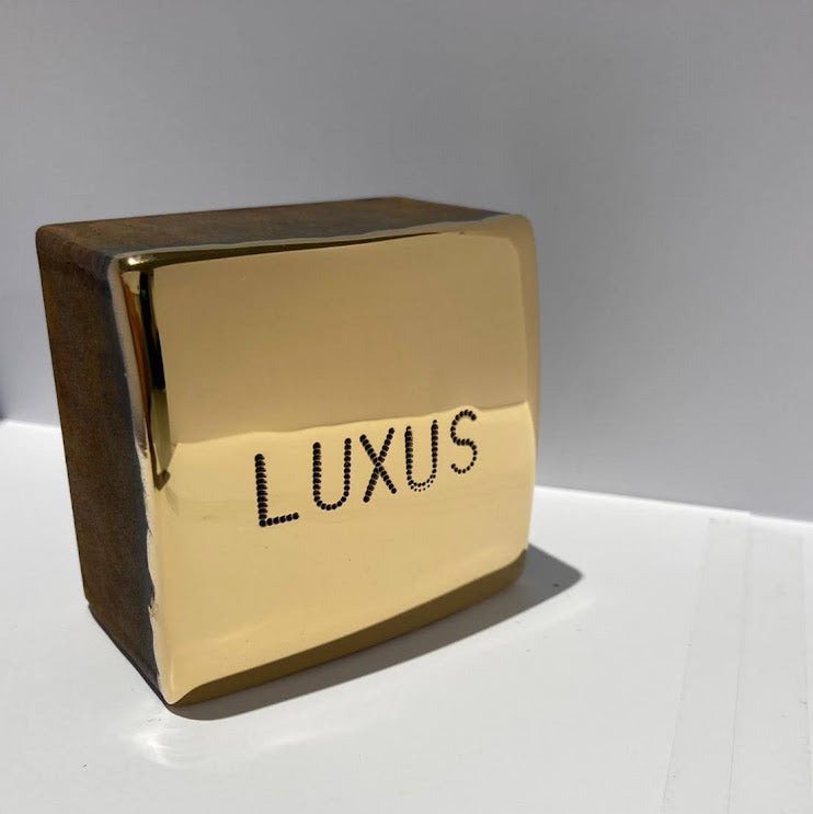 "LUXUS" - Jan M. Petersen