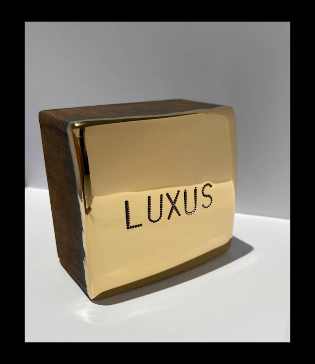 "LUXUS" - Jan M. Petersen