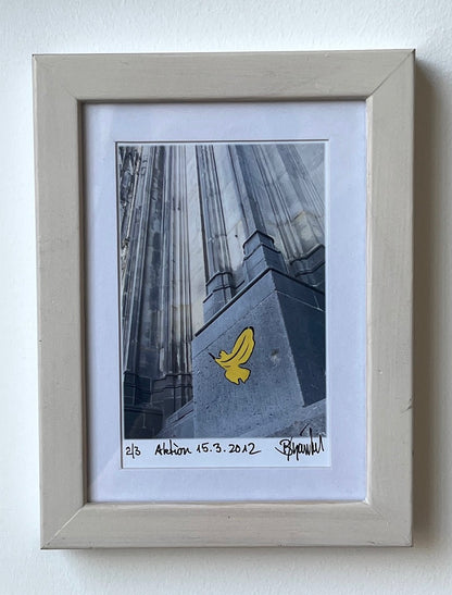 "Friedensbanane am Kölner Dom" - Thomas Baumgärtel