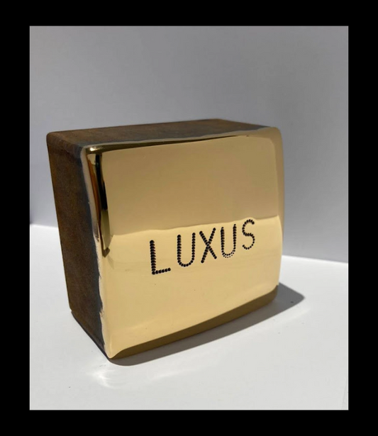 "LUXUS" - Jan M. Petersen
